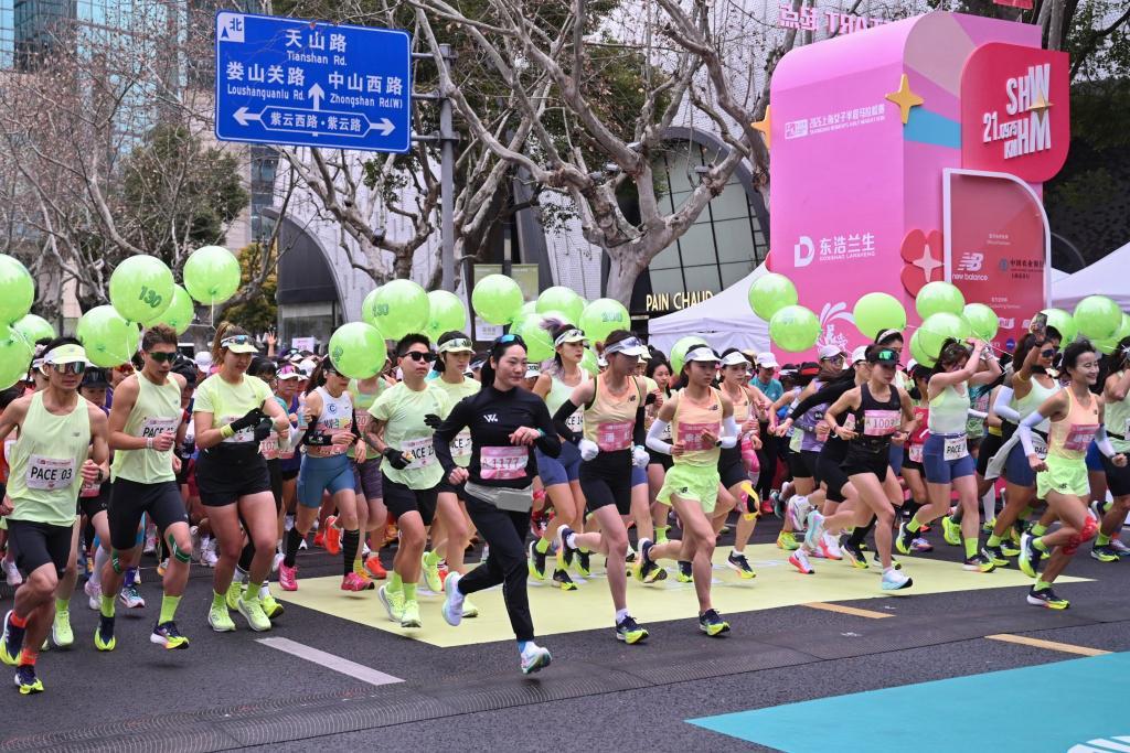 问鼎app-特写 | 女子半马的跑道，可不只是美丽的风景线