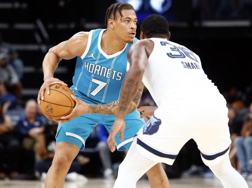 问鼎app-记者：山东新外援约翰逊已经抵达香港，能赶上CBA二阶段首战